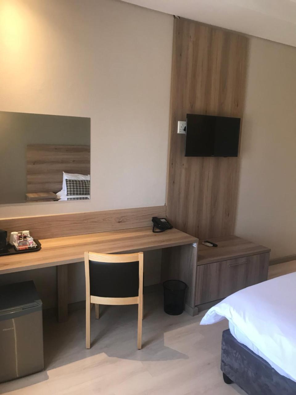 Regal Inn Hotel Midrand Eksteriør bilde