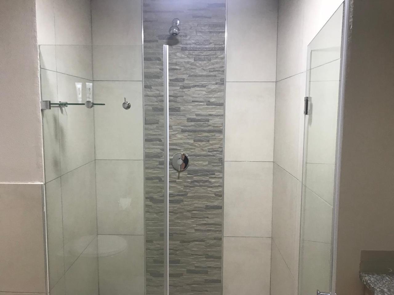 Regal Inn Hotel Midrand Eksteriør bilde